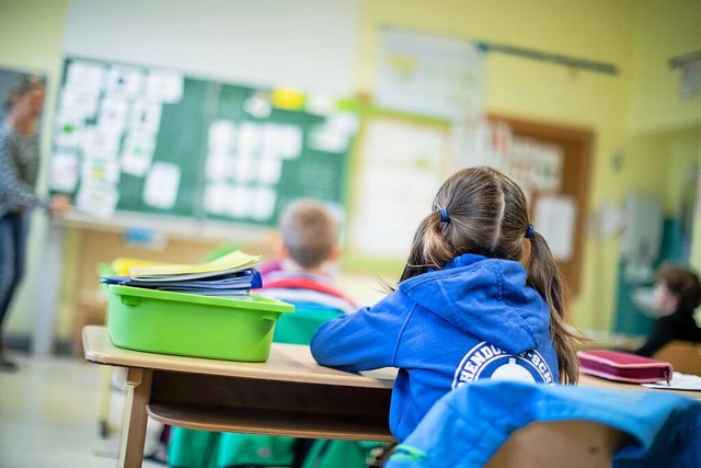 Bewegung im Klassenzimmer: In den komm...ern auf den Arbeitsmarkt (Symbolbild).  | Foto: Marcel Kusch (dpa)