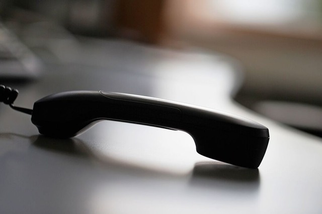 Telefonieren erstmal nicht mglich  | Foto: Rolf Vennenbernd (dpa)