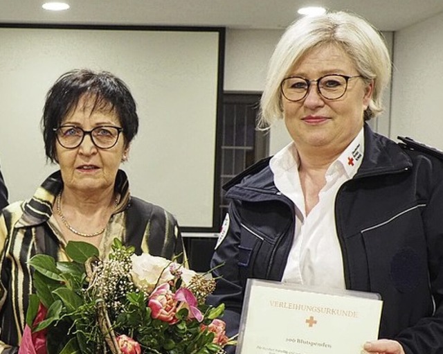 Silvia Katzenstein (links) und Britta Ohm   | Foto: Herbert Frey