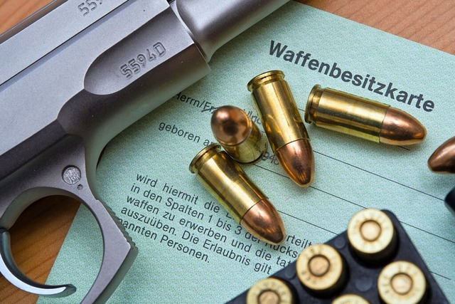 In Baden-Wrttemberg gibt derzeit rund 669 000 Schusswaffen in Privatbesitz.  | Foto: Patrick Pleul (dpa)