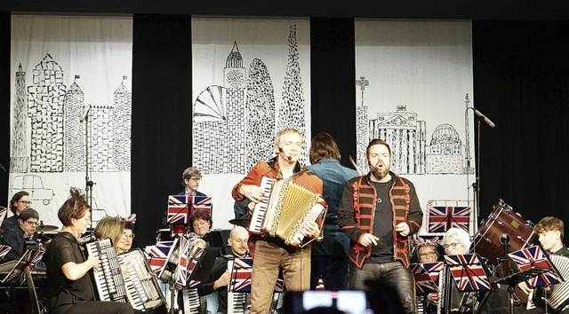 Das Akkordeon-Orchester bei seiner Reise durch London  | Foto: Jochen Kleeb