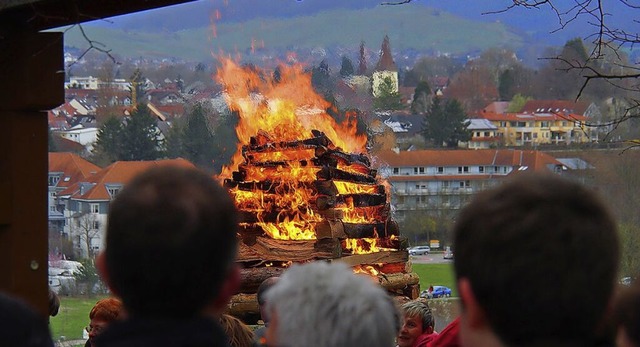 Gute Ausblicke gibt es beim Osterfeuer auf dem Rebberg.  | Foto: Verkehrsverein Bad Krozingen