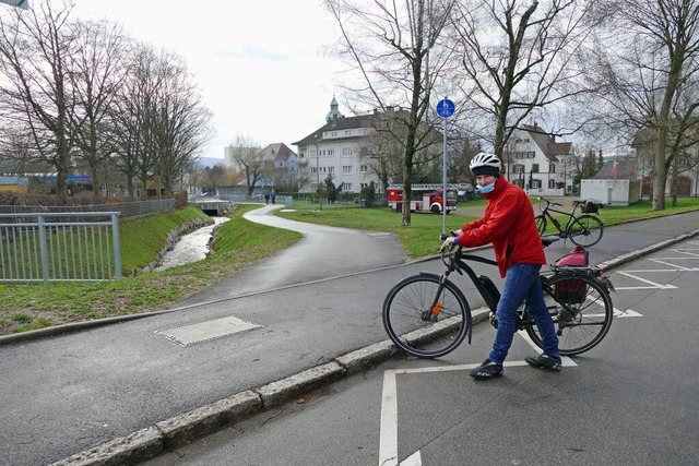 In die Gemeindesteckbriefe wurden auch... abzuflachende Bordsteine aufgenommen.  | Foto: Dora Schls