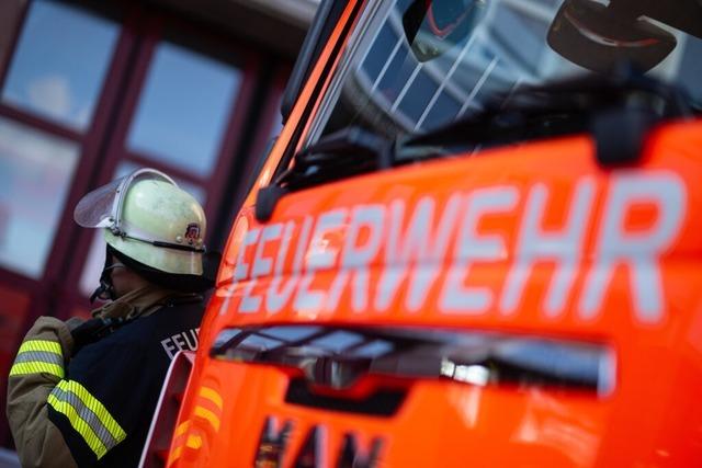 Feuerwehr muss zu einem Brand in einem Mehrfamilienhaus in Freiburg-Herdern ausrcken