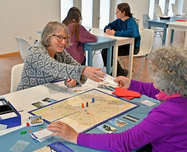 Sabine Langner (links) und Claire Dsenfant beim Spielen.  | Foto: Michael Bamberger