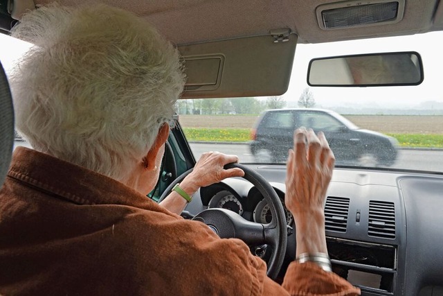 Viele Senioren fhlen sich unsicher an...reiburger Fahrlehrerin Susanne Merkel.  | Foto: Felix Kstle