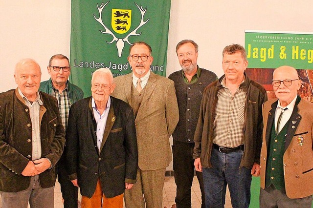 Ehrungen bei den Lahrer Jgern: (von l..., Raimund Schmidt und Joachim Wiegert   | Foto: Reiner Beschorner