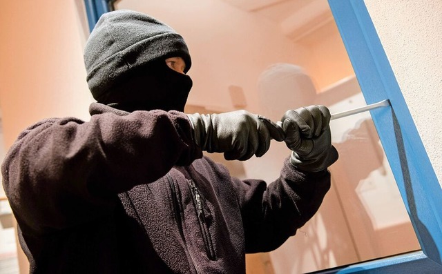 Einbrecher haben am frhen  Montagmorg...Bernauer SB-Bankfiliale aufzubrechen.   | Foto: Daniel Bockwoldt (dpa)