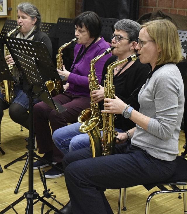 Das Saxophon-Ensemble der Stadtmusik spielte bei der Mitgliederversammlung.  | Foto: Thomas Loisl Mink
