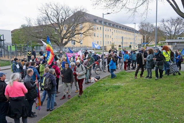 Von der Robert-Schuman-Kaserne liefen ...termontag in den Mllheimer Stadtkern.  | Foto: Volker Mnch