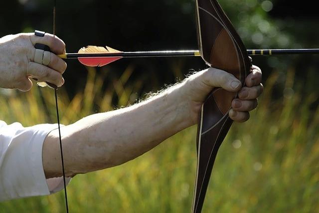 Katrin Rebmann aus Bonndorf mchte zeigen, wie man mit Pfeil und Bogen bei sich selbst landet