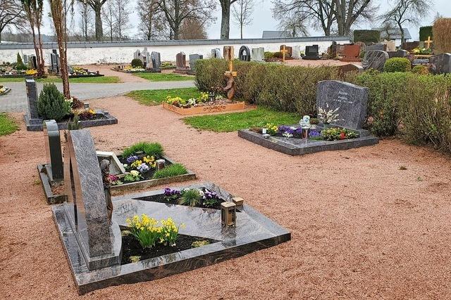 Stadt Lffingen entfernt Grber trotz freier Friedhofsflchen