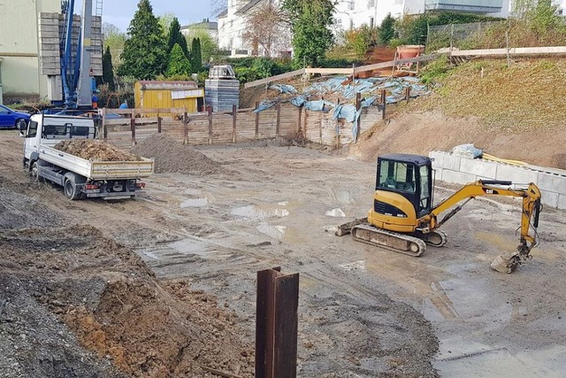 In der Baustelle in Burgheim wird gearbeitet.  | Foto: Christian Kramberg