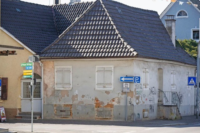 Das Gebude, das Gedenksttte fr das ...leer. Das Zivi-Haus verfllt zusehens.  | Foto: Volker Mnch