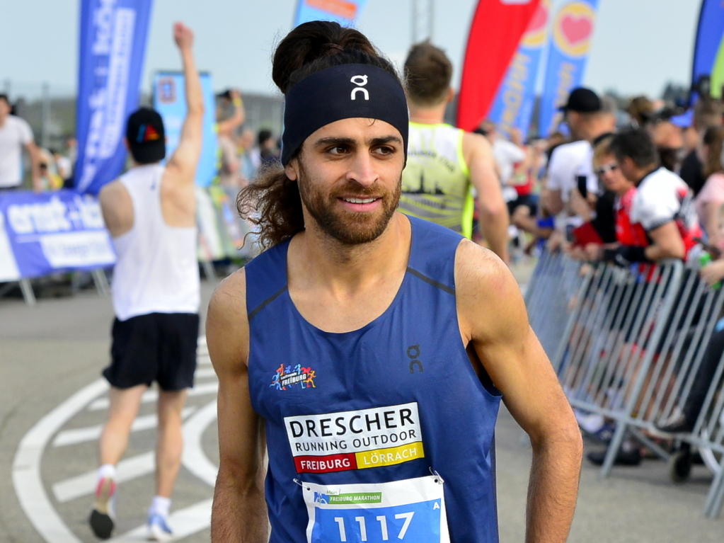 Marathon-Sieger Omar Tareq (Lauffreunde Freiburg) vor dem Start.