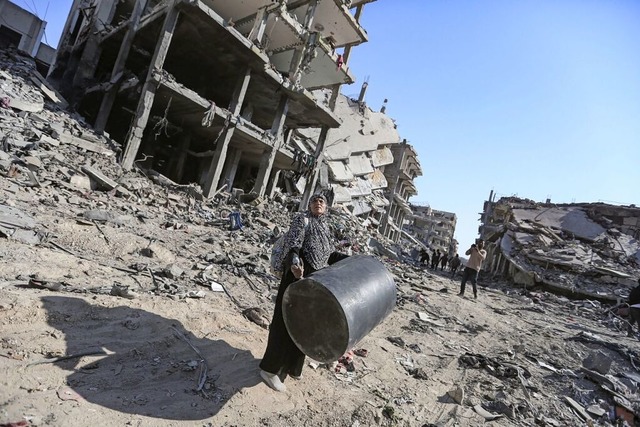 Das zerstrte Chan Junis nach dem Rckzug der israelischen Streitkrfte  | Foto: Mohammed Talatene (dpa)