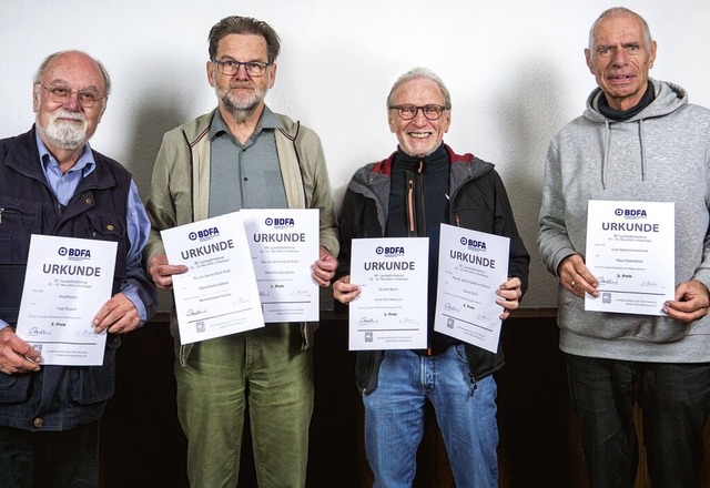 Falk Nixdorf, Hans Lepkojis, Bernd Wah...eichnungen auf dem Landesfilmfestival.  | Foto: Verein