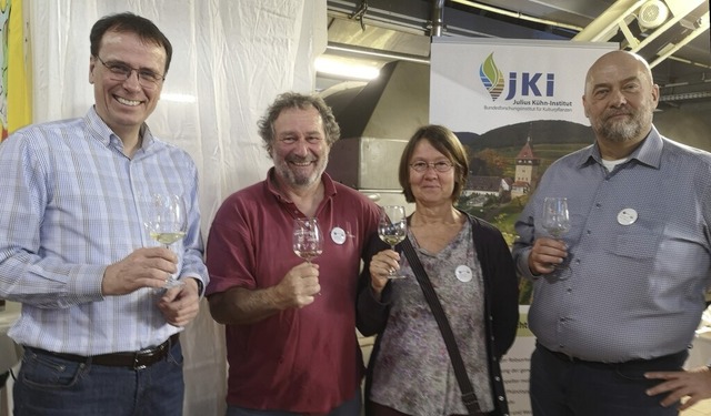 Hoher Besuch bei &#8222;Zukunft im Gla...nd und Veranstalter Torsten Slinger.   | Foto: Ralf Burgmaier