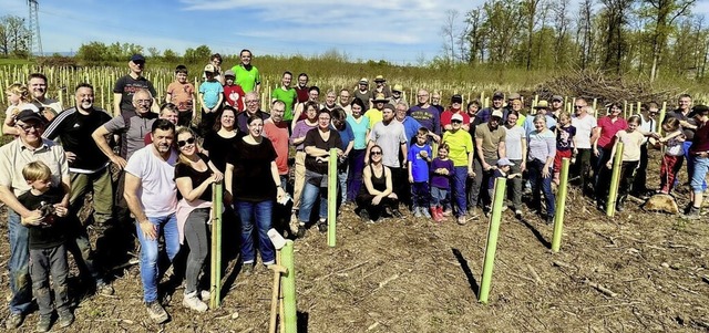 Gruppenfoto mit Jungbumen in Niederschopfheim  | Foto: Gemeinde Hohberg