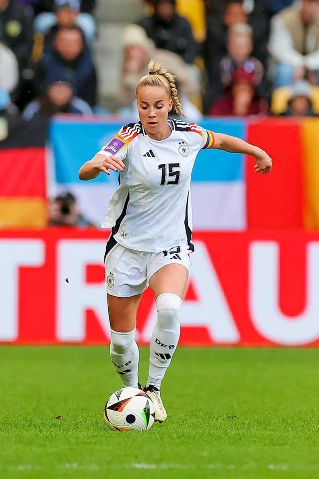 Kapitnin auf Zeit: Giulia Gwinn im Spiel gegen Island  | Foto: IMAGO/Steinbrenner