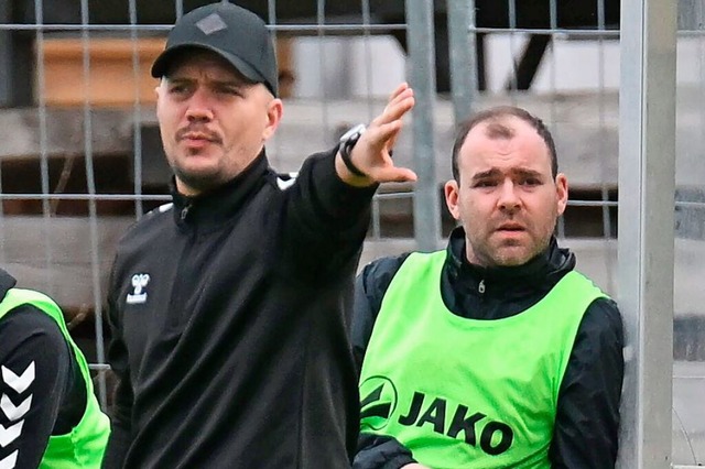 Vorgnger und Nachfolger im Traineramt...ian Iancu und Amaury Bischoff (rechts)  | Foto: Stephan Eckenfels
