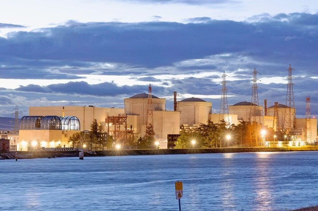 Frankreich setzt weiter auf Atomkraft &#8211; hier der Reaktor in Tricastin.  | Foto: Dirk Sattler (imago)