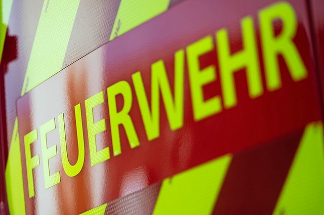 Die Feuerwehr war in Ettenheimweiler im Einsatz (Symbolfoto)  | Foto: Marijan Murat (dpa)