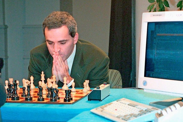 Mensch gegen KI: 1996 verlor Schach-We... Kasparow gegen das Programm Deep Blue  | Foto: Imago