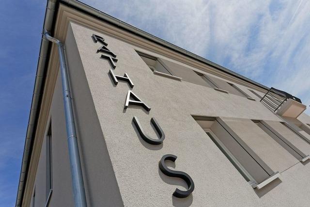 Sasbachs Brger feiern ihr neues Rathaus