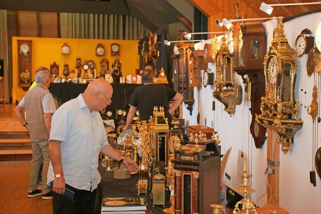 Die Antik-Uhrenbrse in Eisenbach zieh...anstaltungstag 1200 Besucher gekommen.  | Foto: Gert Brichta