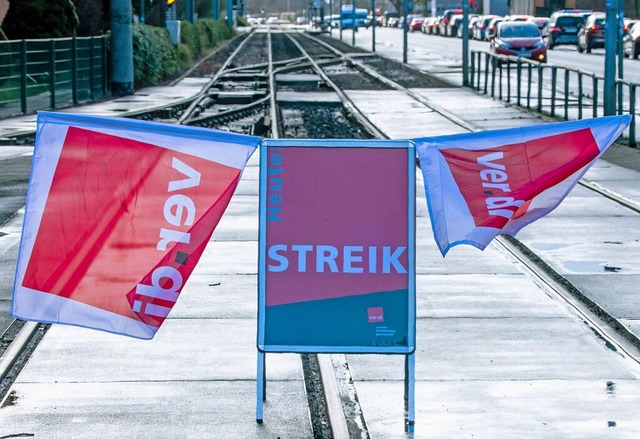 Die Streiks im Nahverkehr gehen weiter.  | Foto: Jens Bttner (dpa)