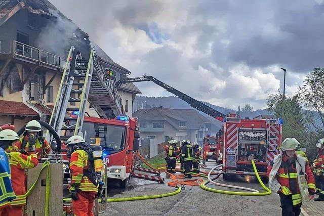 Feuer in Wohnhaus in Rickenbach ausgebrochen – 40 Bewohner in Hotel untergebracht