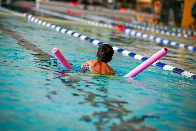 Wann Kinder reif fr den Schwimmkurs sind – und wie schnell sie schwimmen lernen