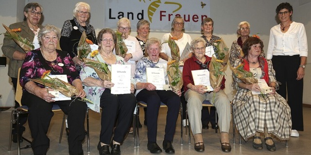 Aiterns Landfrauen feiern Jubilum:  (...nd die Vorsitzende Manuela Pfefferle.   | Foto: Landfrauen