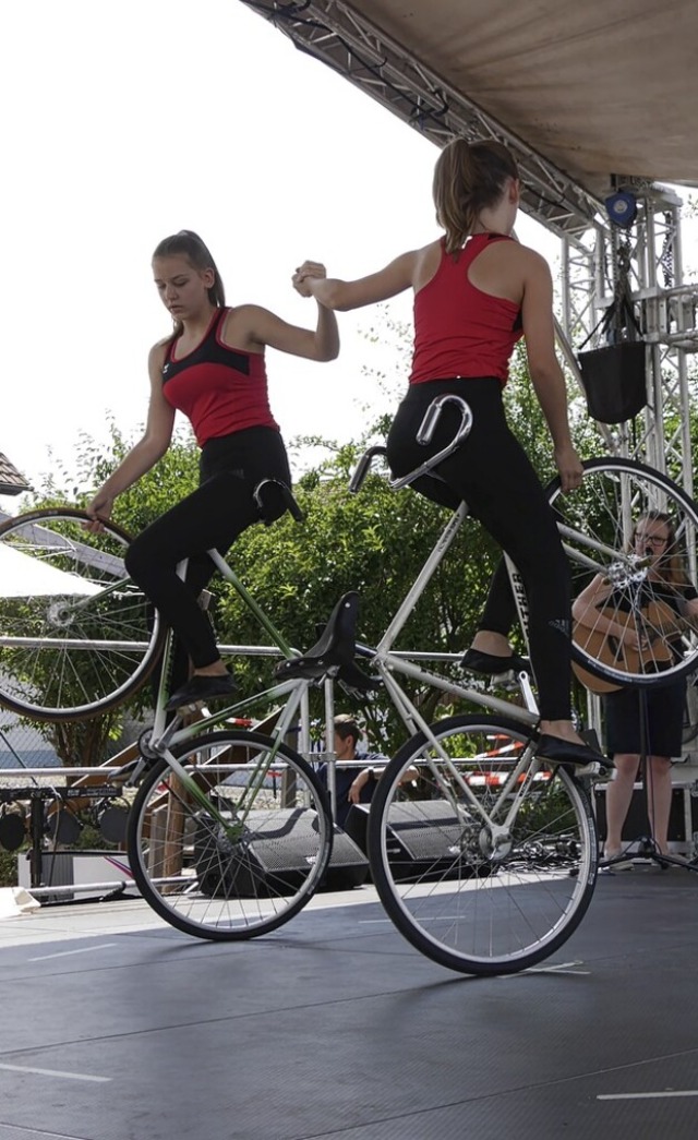 Bei den Kunstradfahrerinnen zhlen Balance und Technik.  | Foto: Marion Rank
