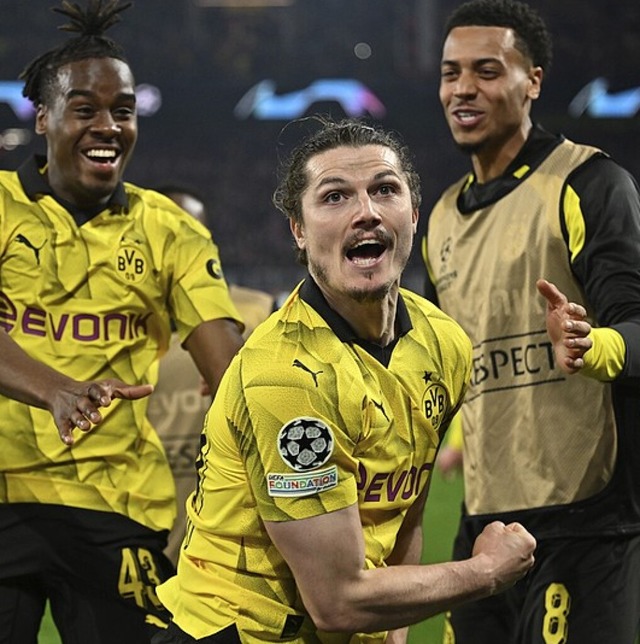 Freude pur: Marcel Sabitzer (M) schiet  Dortmund ins CL-Halbfinale.  | Foto: Bernd Thissen (dpa)