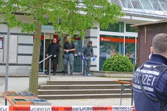 Sprengstoffentschrfer des LKA waren bei der versuchten Geldautomatensprengung in Bad Krozingen im Einsatz