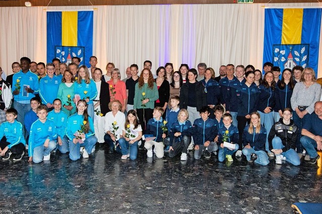 Insgesamt 76 Sportler wurden von Oberbrgermeister Michael Schmieder geehrt.  | Foto: Gabriele Zahn