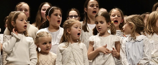 Von und ber Heldinnen sang der Kinder...gendchor bei seinem Frhlingskonzert.   | Foto: Barbara Ruda