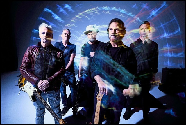 Die Band Pearl Jam begibt sich mit ihr...#8220; auf die Suche nach sich selbst.  | Foto: - (dpa)