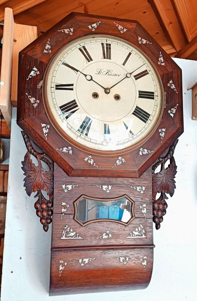 Diese historische Uhr hat die Gemeinde...ksprache mit dem Gemeinderat erworben.  | Foto: Sonja Niederer