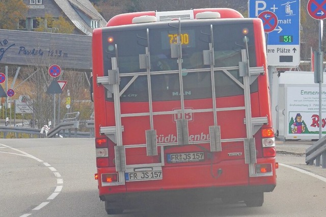 Ein Bus der Linie 7300 am Feldberg  | Foto: Daniel Gramespacher