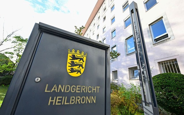 Das Landgericht Heilbronn hat einen 21...ll verursacht, bei dem ein Mann starb.  | Foto: Bernd Weibrod (dpa)
