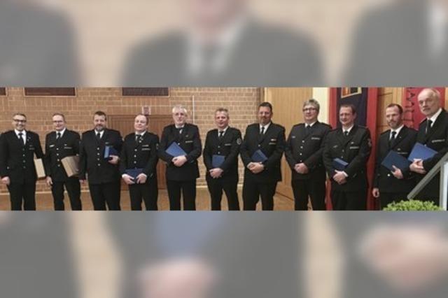 Kreisfeuerwehrverband Lrrach ehrt zahlreiche Kommandanten