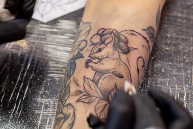 Schwarzwaldmotive als Tattoo: Der Bollenhut unter der Haut
