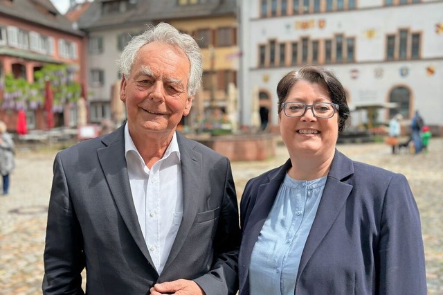 Zufrieden mit der Bilanz: die Volksban...nde Erhard Stoll und Tanja Bregenhorn  | Foto: Frank Schoch