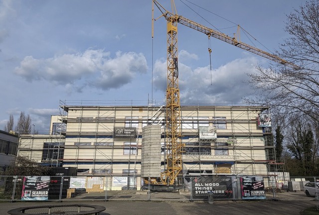 Zwlf Klassenzimmer entstehen im neuen...schule. Im Herbst soll er fertig sein.  | Foto: Markus Rupp