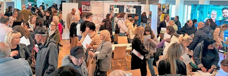 Bei der Job-Turbo-Messe in Lrrach treffen geflchtete Arbeitssuchende auf potentielle Arbeitgeber