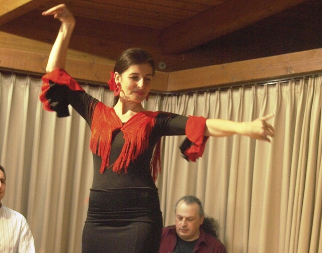 Die Frau von Geigenlehrer Jos Salinas...uf einen geplanten Flamenco-Workshop.   | Foto: Karin Stckl-Steinebrunner