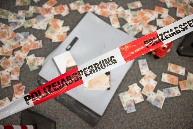 hlingen-Birkendorf: Unbekannte scheitern beim Sprengen eines Geldautomaten
